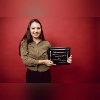 屈露霁
